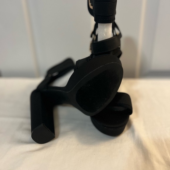 Brand New Fashion Nova black high heel open toes shoe - Picture 4 of 5